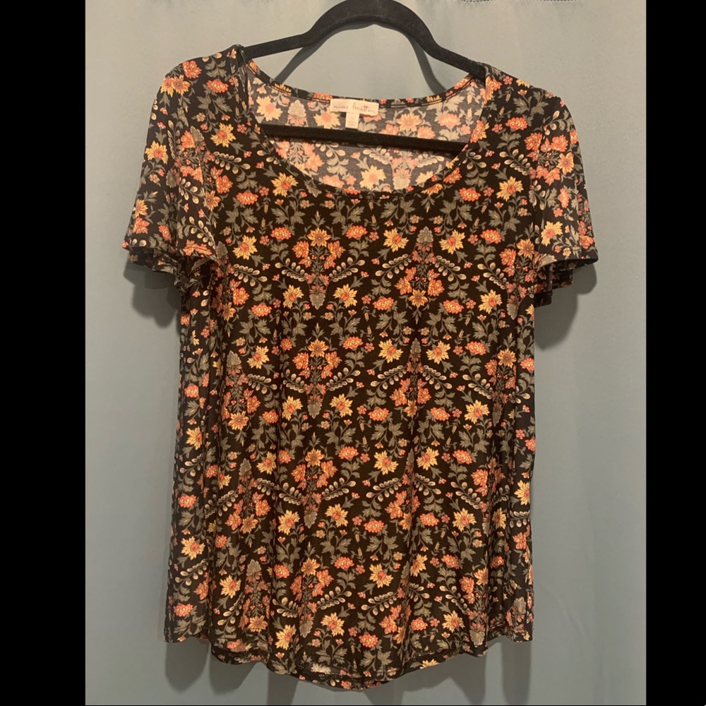 Floral ruffle sleeve top